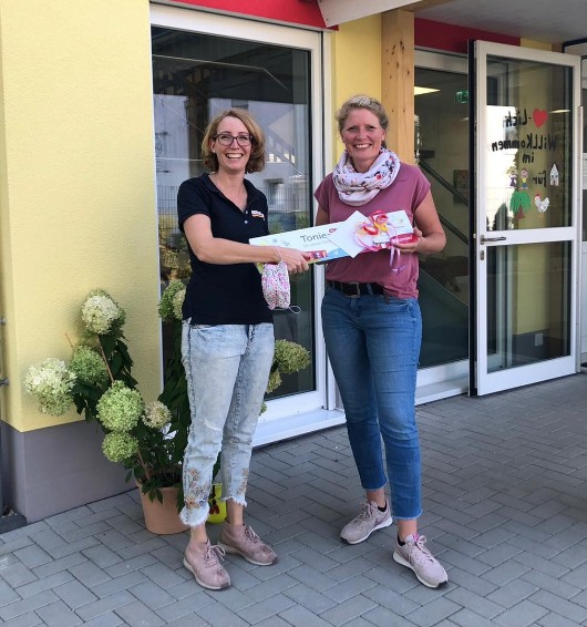 Kindergarten Henneweide Übergabe des Einweihungsgeschenks